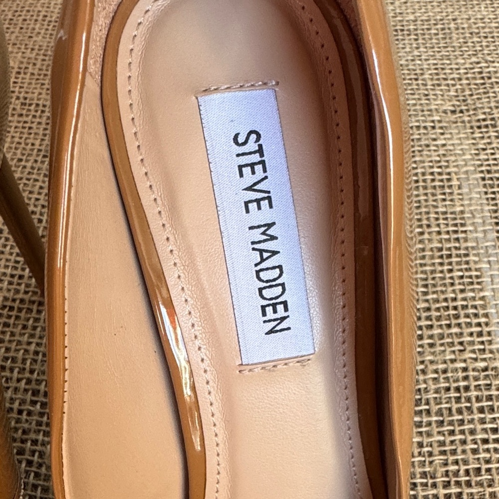Steve Madden Nude Patent Pointed Toe Pumps - Picture 3 of 6